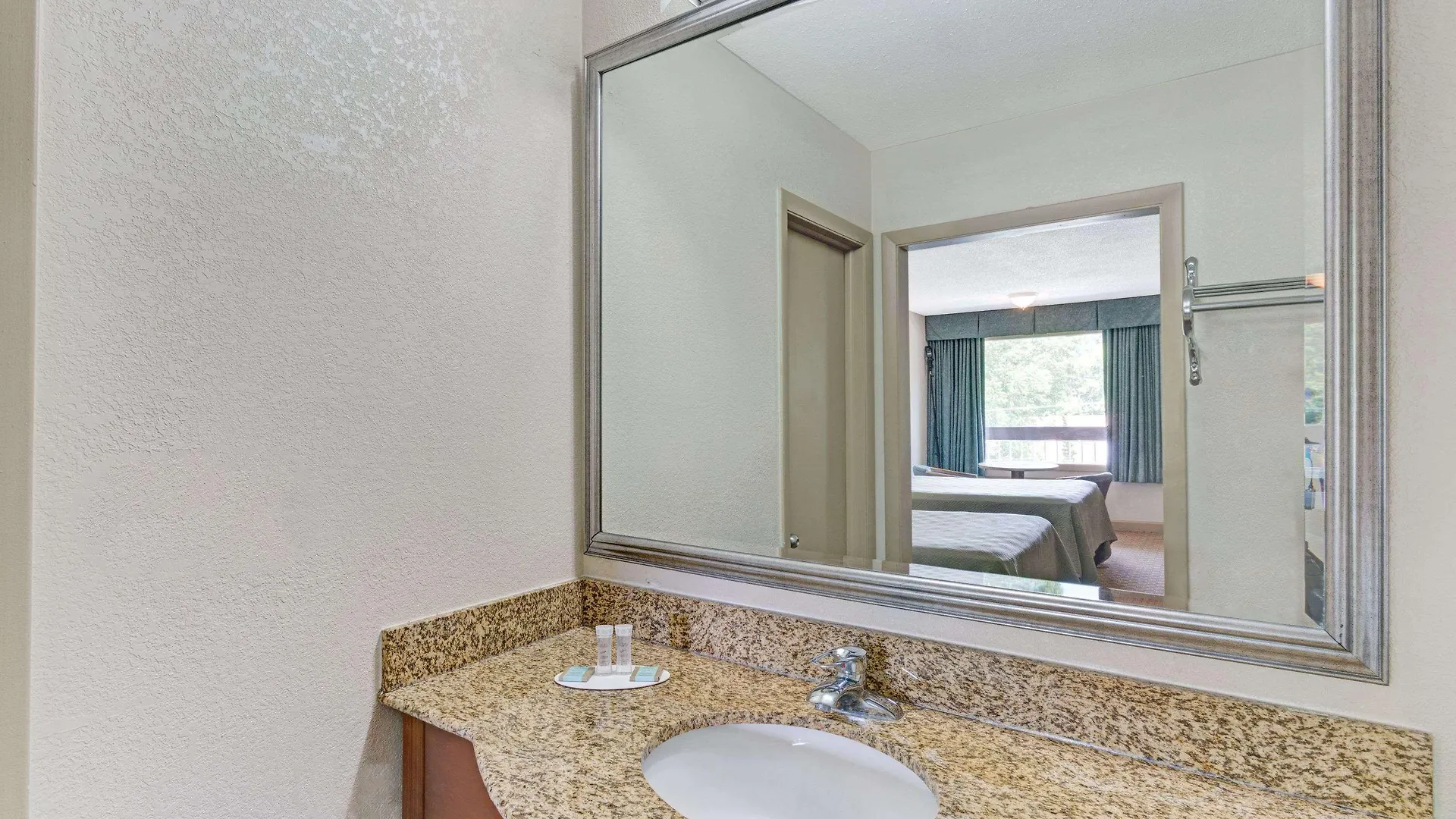 Hotel Travelodge By Wyndham Williamsburg Colonial Area